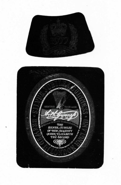 GUINNESS  - SILVER JUBILEE OF 1977 - ( IS ACTUALLY BRIGHT SILVER AND BLACK )